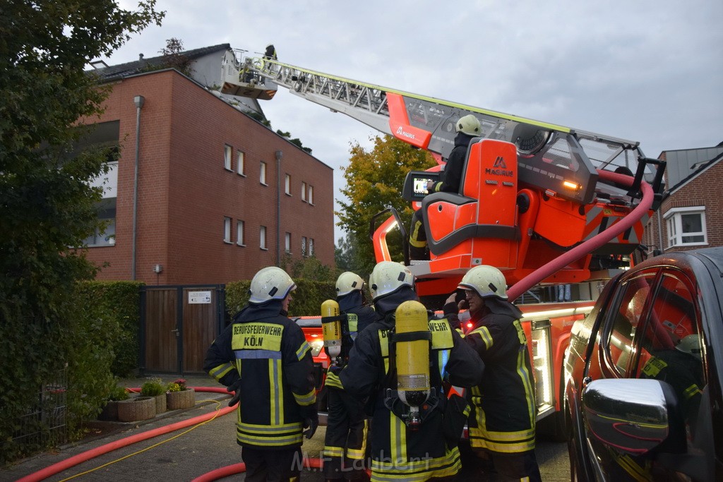 Feuer 2 Y Koeln Suerth Elisabeth Selbertstr P036.JPG - Miklos Laubert